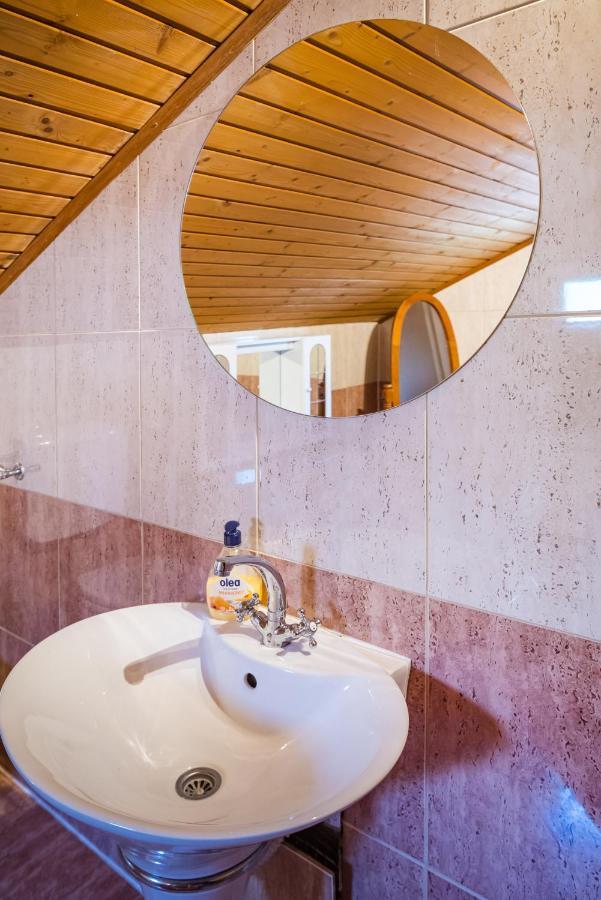 קרלובג Vacation House Anna מראה חיצוני תמונה